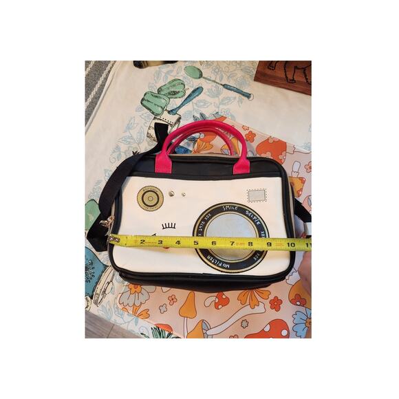 Betsey Johnson Paparazzi Lunch Tote Bag, Stylish Insulated Cooler, Chic & Fun - Picture 10 of 12